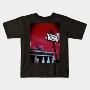 Brandenburg Gate, Berlin Kids T-Shirt